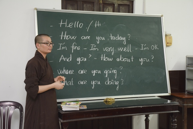 Khai giảng khóa học Anh văn chùa Hoằng Pháp