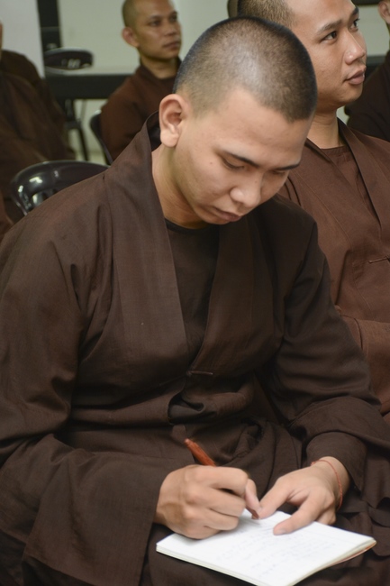 Khai giảng khóa học Anh văn chùa Hoằng Pháp