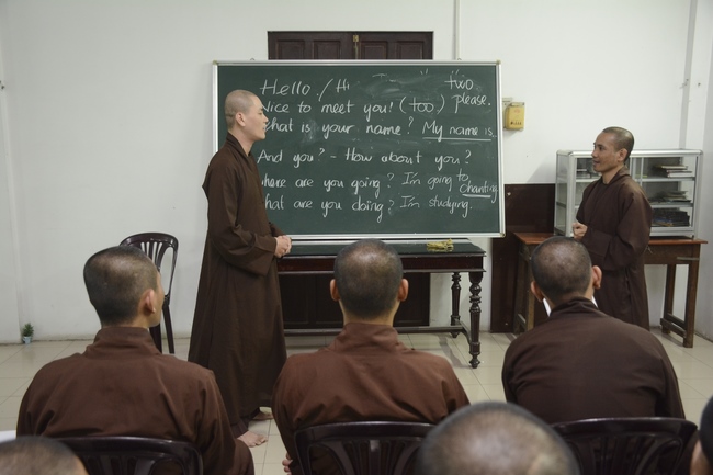 Khai giảng khóa học Anh văn chùa Hoằng Pháp