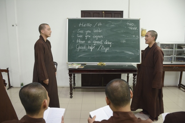 Khai giảng khóa học Anh văn chùa Hoằng Pháp