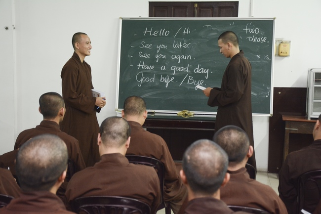 Khai giảng khóa học Anh văn chùa Hoằng Pháp