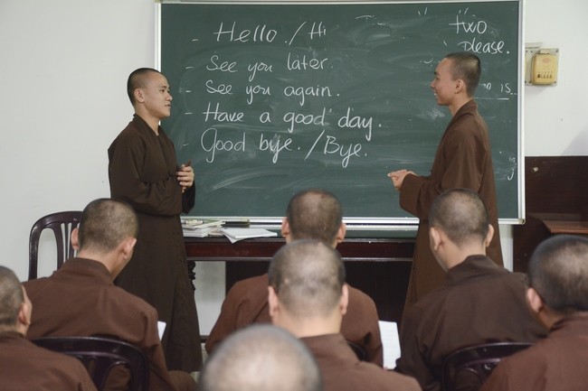 Khai giảng khóa học Anh văn chùa Hoằng Pháp