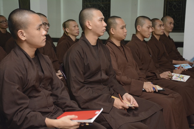 Khai giảng khóa học Anh văn chùa Hoằng Pháp