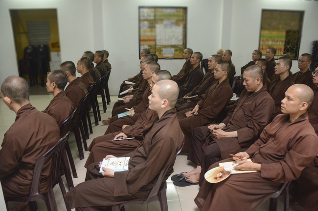 Khai giảng khóa học Anh văn chùa Hoằng Pháp