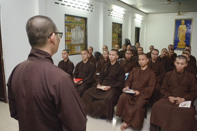 Khai giảng khóa học Anh văn chùa Hoằng Pháp