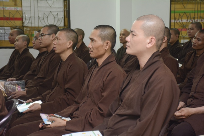 Khai giảng khóa học Anh văn chùa Hoằng Pháp