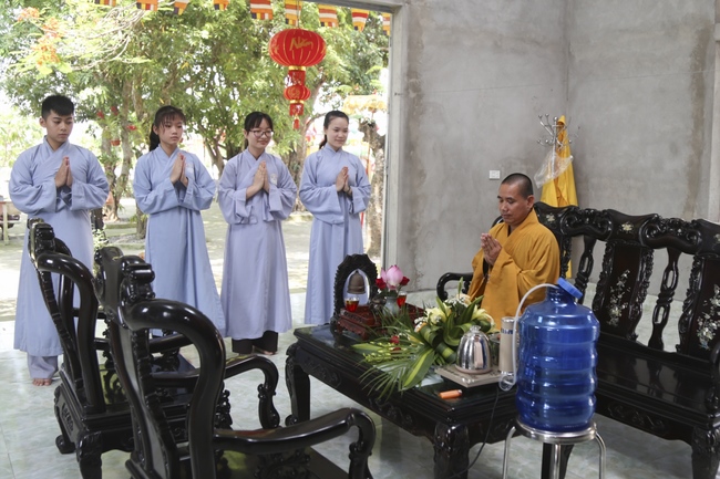 One-day Reciting the Buddha's name at Dong Cao Pagoda.
