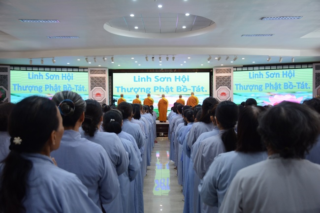 Tu niệm Phật một ngày