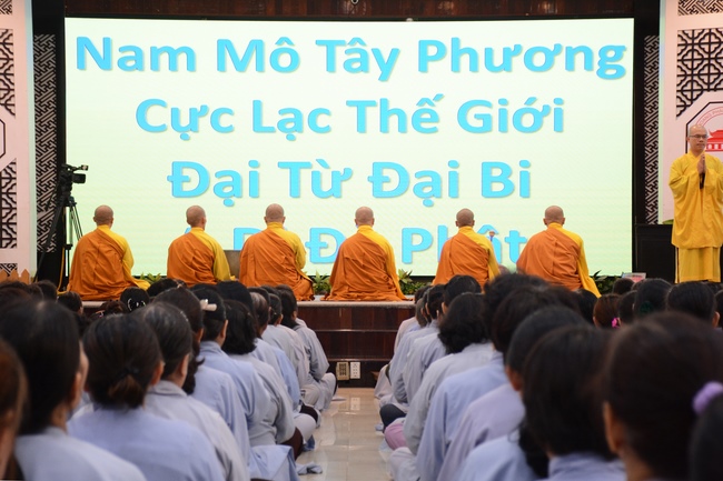 Tu niệm Phật một ngày