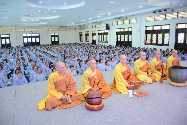 Tu niệm Phật một ngày