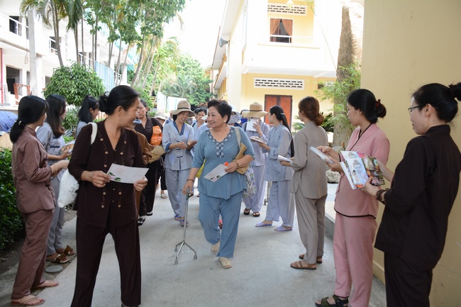 Tu niệm Phật một ngày