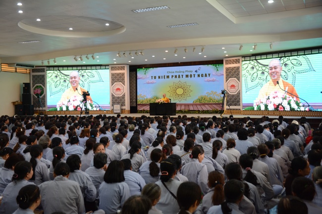 Tu niệm Phật một ngày