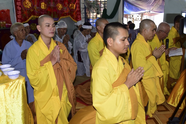 The rite offering for Monks to pray for rebirth and releasing creatures in Ba Lua port.