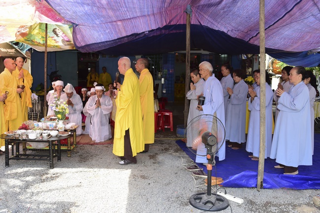 The rite offering for Monks to pray for rebirth and releasing creatures in Ba Lua port.