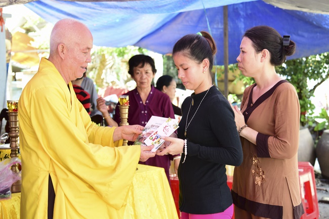 The rite offering for Monks to pray for rebirth and releasing creatures in Ba Lua port.