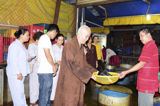 The rite offering for Monks to pray for rebirth and releasing creatures in Ba Lua port.