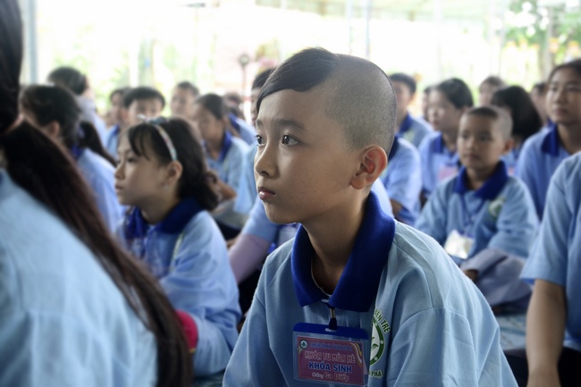 Chia sẻ Phật pháp tại Bến Tre