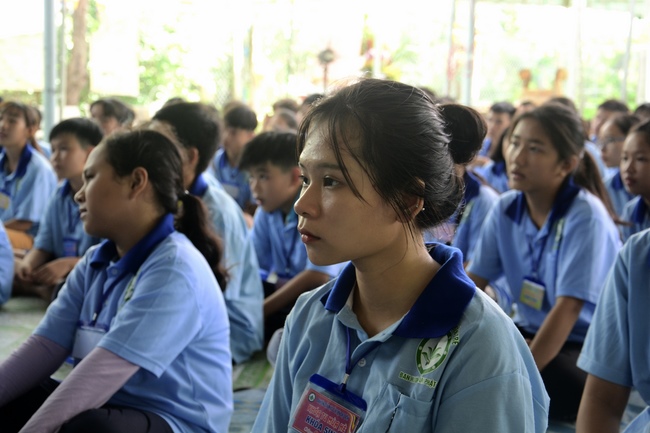 Chia sẻ Phật pháp tại Bến Tre