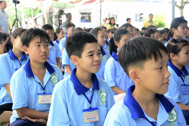 Chia sẻ Phật pháp tại Bến Tre