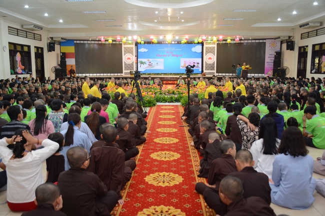 Showing Gratitude To Parents and Teachers – An Emotional Ceremony from the Kids