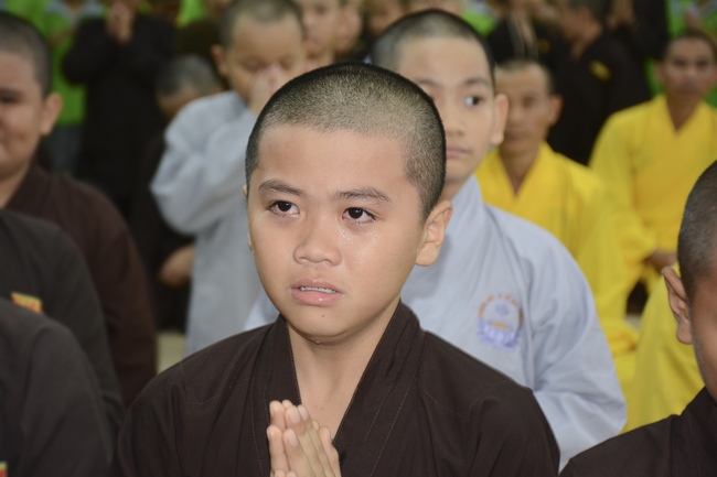 Showing Gratitude To Parents and Teachers – An Emotional Ceremony from the Kids