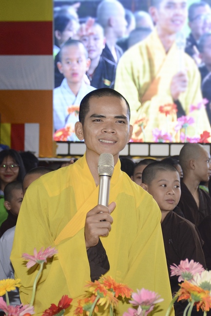 Showing Gratitude To Parents and Teachers – An Emotional Ceremony from the Kids