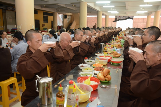 Quý Thầy chùa Hoằng Pháp an cư tập trung