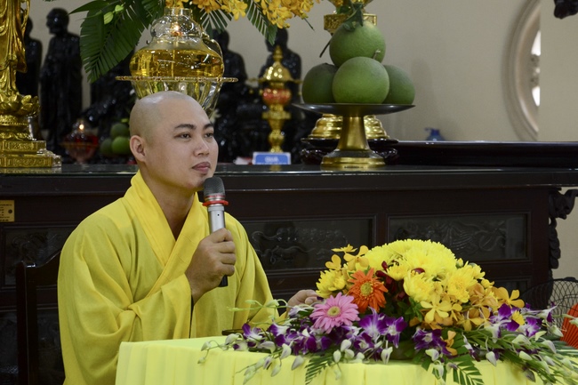 Học sinh trường THPT Nguyễn Văn Cừ cầu nguyện trước kỳ thi