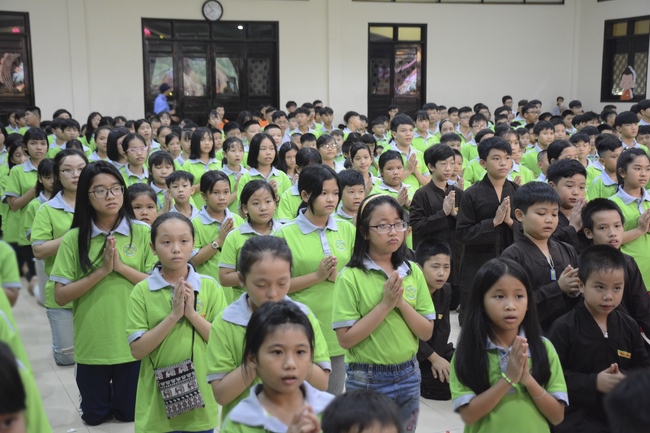 Lễ quy y Tam Bảo cho các bé thiếu nhi