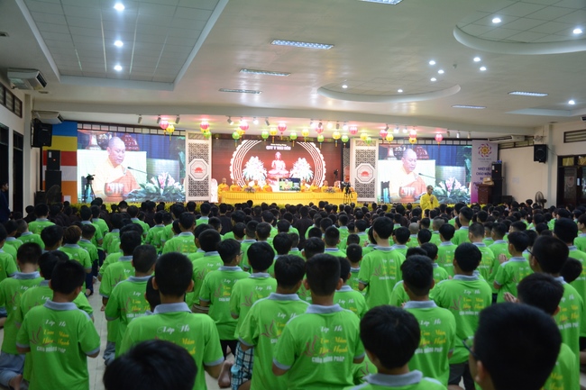 Lễ quy y Tam Bảo cho các bé thiếu nhi