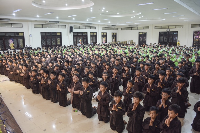 Lễ quy y Tam Bảo cho các bé thiếu nhi