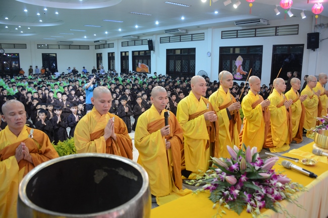 Lễ quy y Tam Bảo cho các bé thiếu nhi