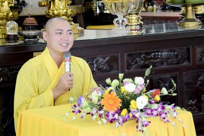 Nhan Van School Students Pray for University Examination 2019
