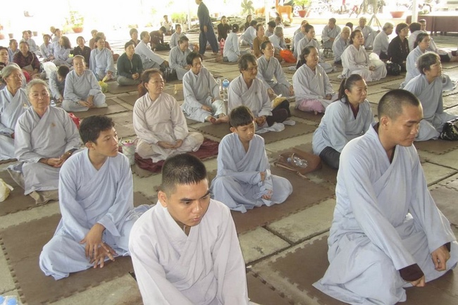 One-Day Retreat Reciting the Buddha's name at Hoang Phap Pagoda in Cambodia