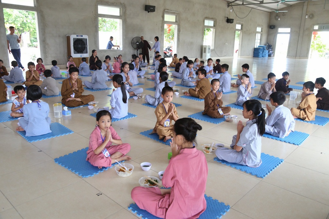 The retreat Sowing seeds lotus at Dong Cao Pagoda