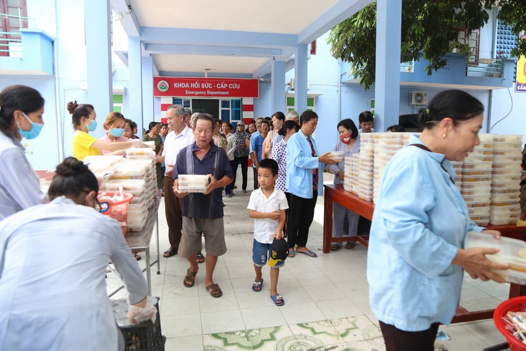The retreat Sowing seeds lotus at Dong Cao Pagoda