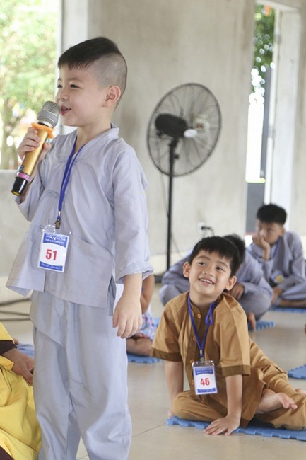 The retreat Sowing seeds lotus at Dong Cao Pagoda