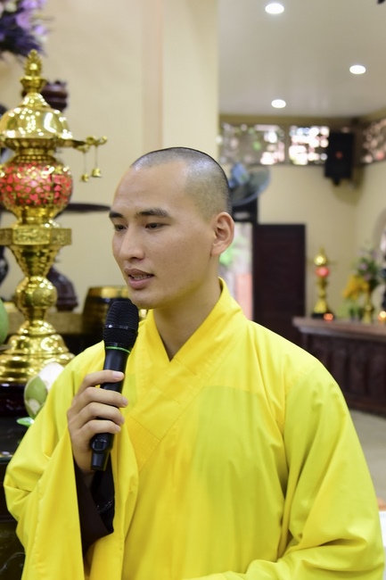 Nhan Viet School Students Pray for University Examination 2019