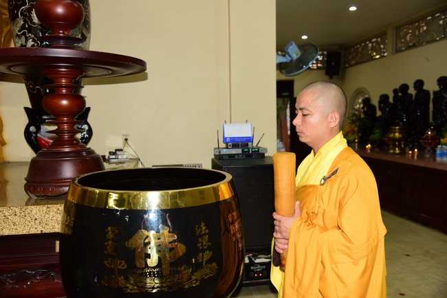 Nhan Viet School Students Pray for University Examination 2019