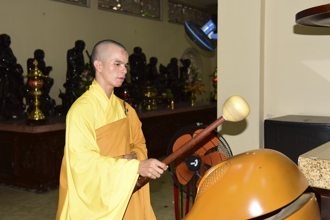 Nhan Viet School Students Pray for University Examination 2019