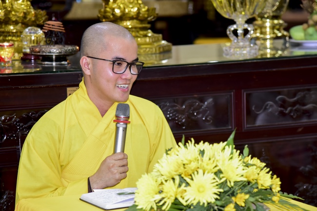 Nhan Viet School Students Pray for University Examination 2019