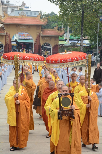 Delegation of the Vietnam Buddhist Association visit Hoang Phap Temple
