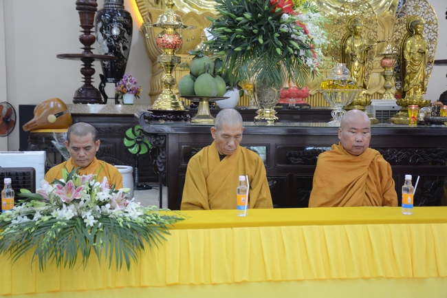 Delegation of the Vietnam Buddhist Association visit Hoang Phap Temple