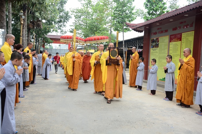 Delegation of the Vietnam Buddhist Association visit Hoang Phap Temple