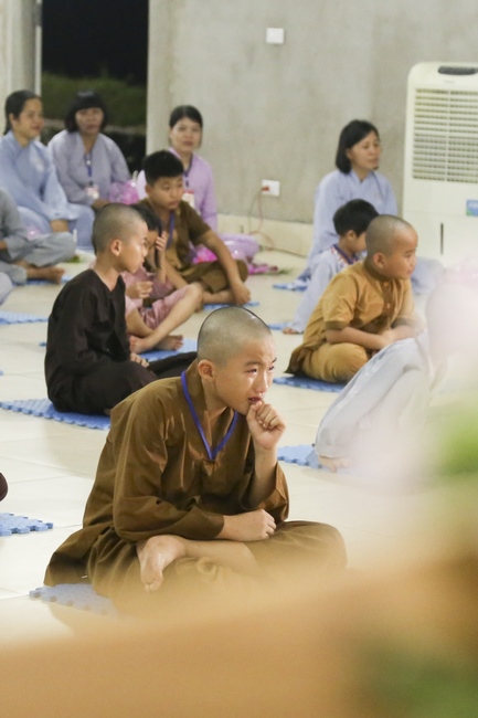 The Ceremony Showing Gratitude in the retreat Sowing seeds lotus at Dong Cao Pagoda.