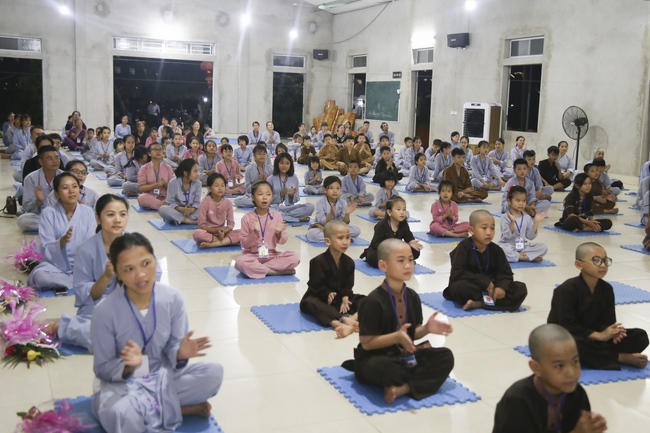 The Ceremony Showing Gratitude in the retreat Sowing seeds lotus at Dong Cao Pagoda.