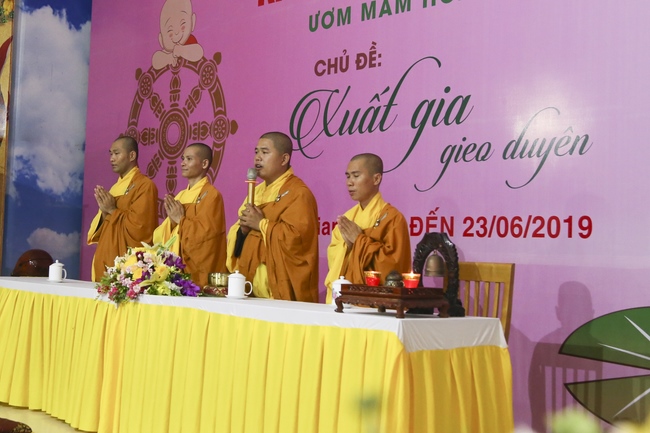 The Ceremony Showing Gratitude in the retreat Sowing seeds lotus at Dong Cao Pagoda.