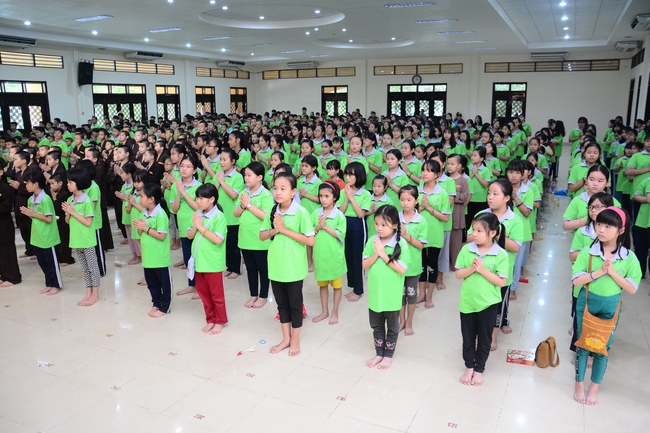 The 2nd Children Summer Course Taking Refuge to the Triple Gems