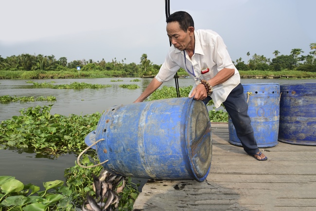 Attending the forty-nine days rite after death of Late Nun venerable Hanh Lien