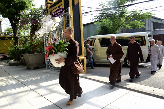 Attending the forty-nine days rite after death of Late Nun venerable Hanh Lien
